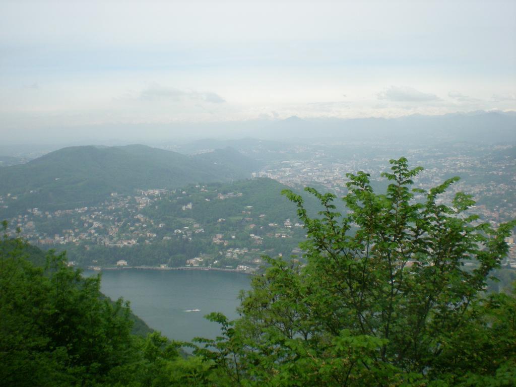 B&B Il Balcone Sul Lago Brunate Bagian luar foto