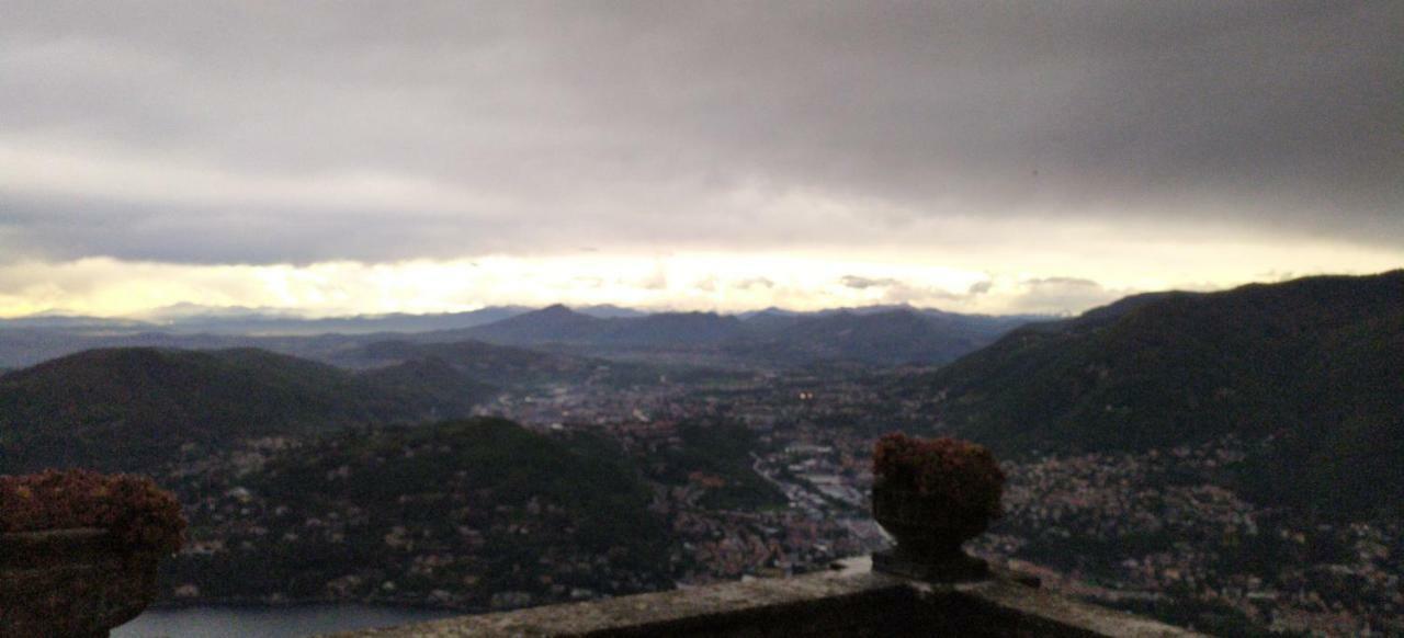 B&B Il Balcone Sul Lago Brunate Bagian luar foto